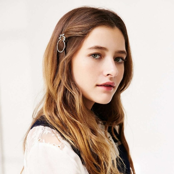 **MARITZA* 2-Pk Gold x Silver Pineapple Hair Clips - Picture 2 of 4